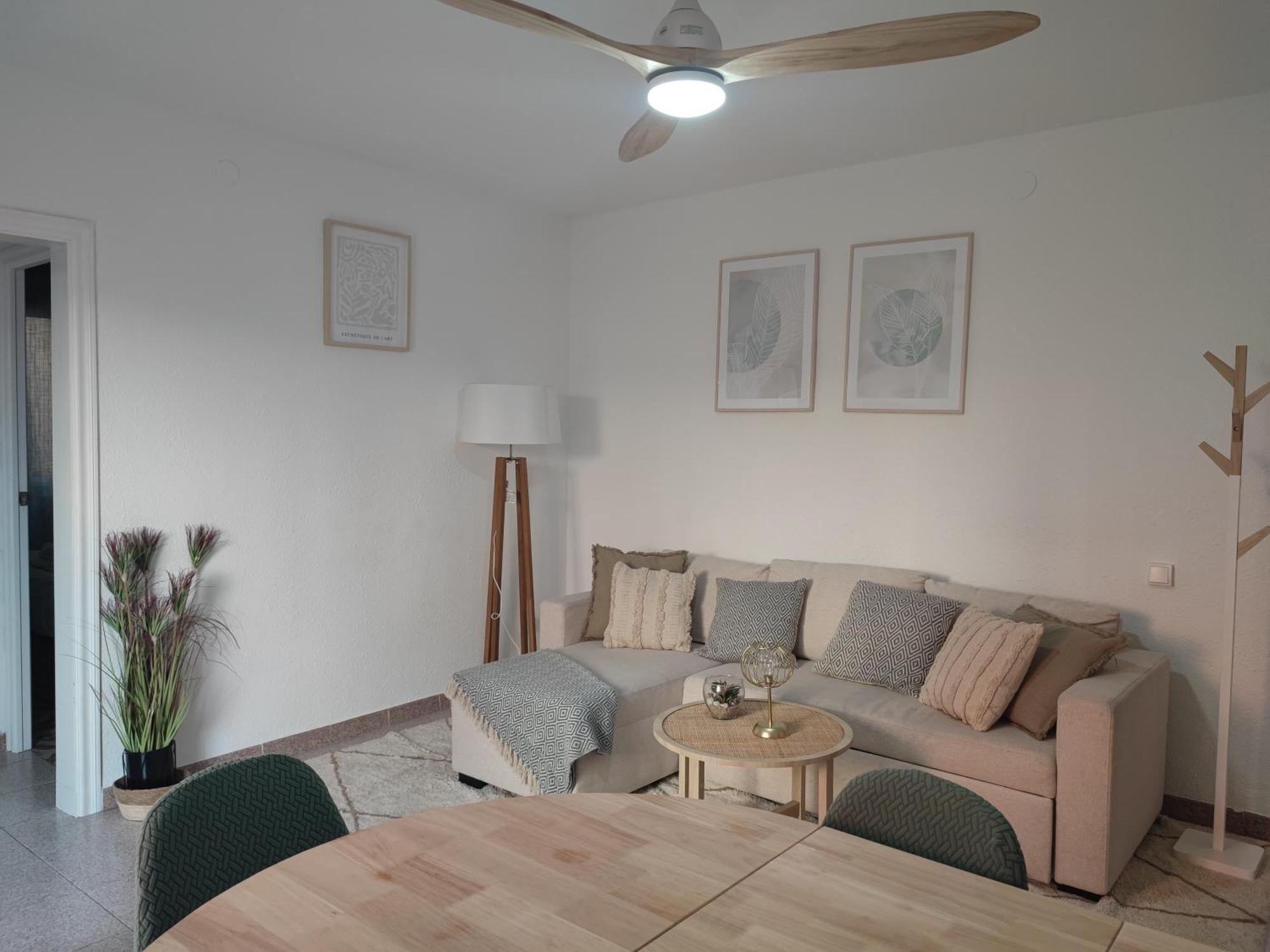 Feel Welcome Barcelona Apartment Cornella de Llobregat Bagian luar foto